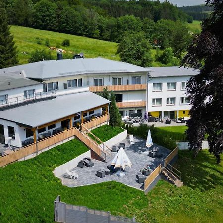 Hotel Berghof Wasserkuppe & Gaestehaus Fuldaquelle Gersfeld Buitenkant foto