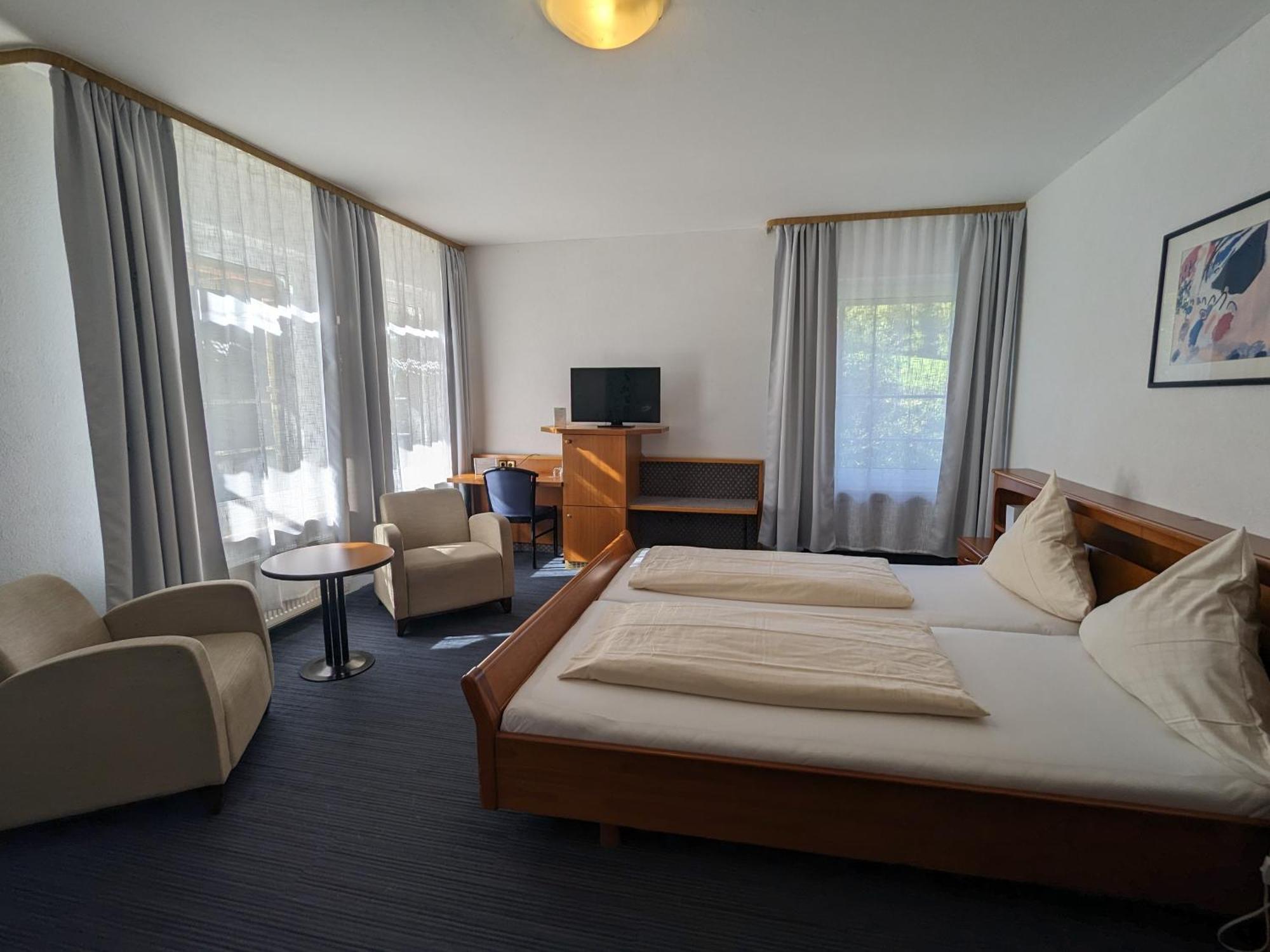 Hotel Berghof Wasserkuppe & Gaestehaus Fuldaquelle Gersfeld Kamer foto