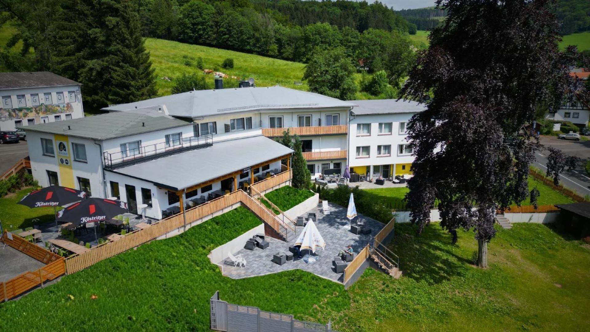 Hotel Berghof Wasserkuppe & Gaestehaus Fuldaquelle Gersfeld Buitenkant foto