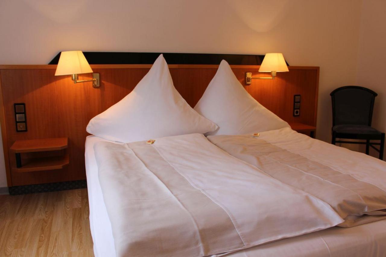 Hotel Berghof Wasserkuppe & Gaestehaus Fuldaquelle Gersfeld Kamer foto
