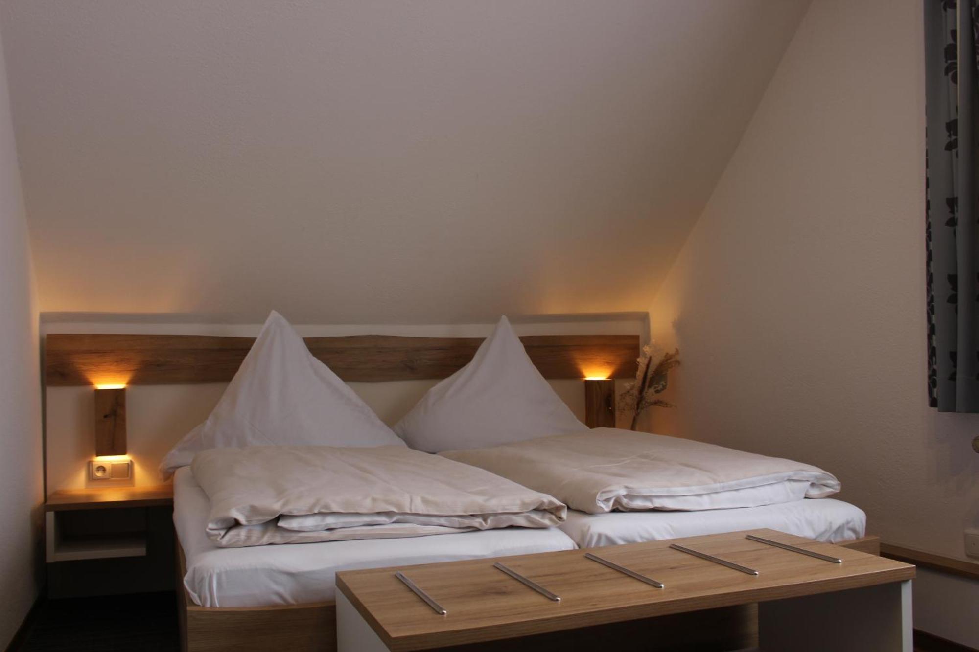Hotel Berghof Wasserkuppe & Gaestehaus Fuldaquelle Gersfeld Buitenkant foto